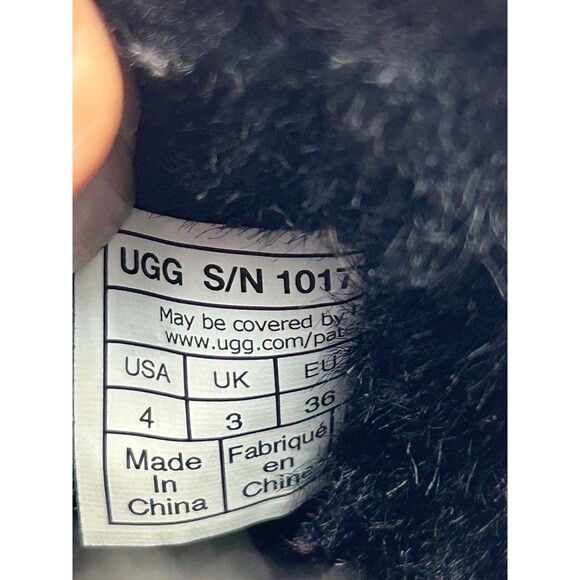 UGG Kids Classic II Boots Black Suede Shearling Size 4 Style 1017703K - Picture 8 of 8